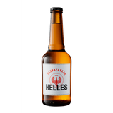 Eine braune Glasflasche FXXXXFXXXXR HELLES der Frankfurter Brauunion mit weißem Etikett und roter Adlergrafik steht vor einem weißen Hintergrund - ein klassisches deutsches Bier, das nach dem Deutschen Reinheitsgebot gebraut wird.